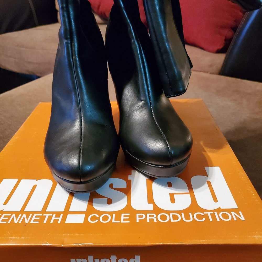 Women's Black Unlisted (File In Two) Boots